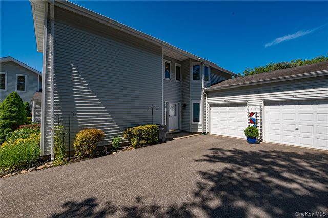 409 Elton Court E, Saint James, NY 11780
