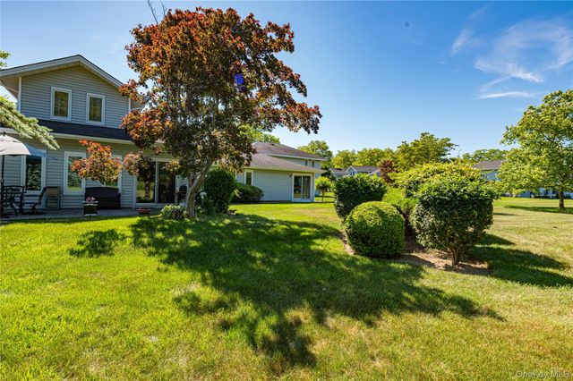 409 Elton Court E, Saint James, NY 11780