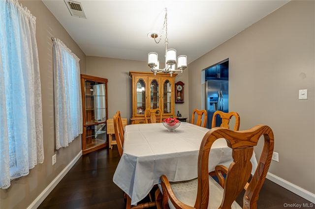 409 Elton Court E, Saint James, NY 11780