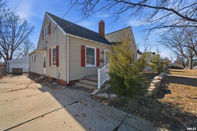 904 E SENECA Place, Peoria, IL 61603