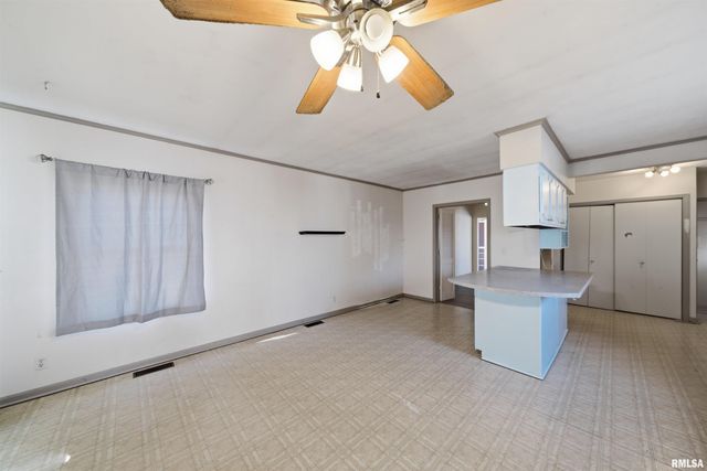 904 E SENECA Place, Peoria, IL 61603