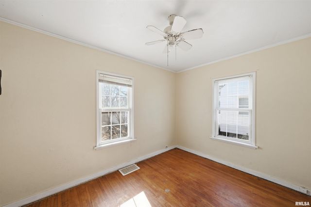 904 E SENECA Place, Peoria, IL 61603