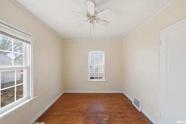 904 E SENECA Place, Peoria, IL 61603