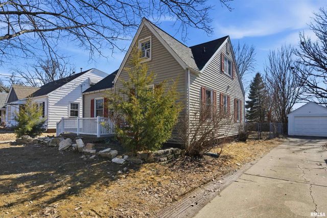 904 E SENECA Place, Peoria, IL 61603