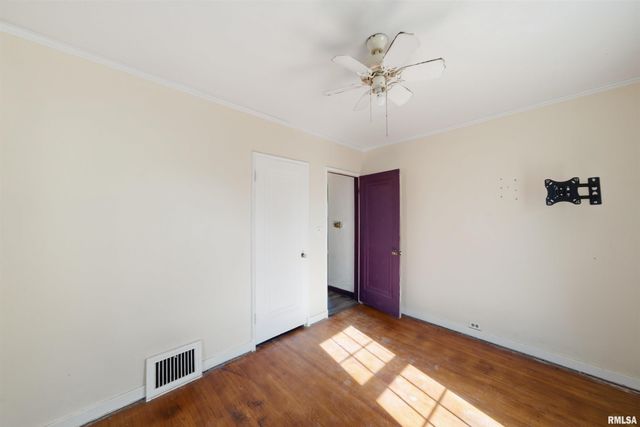 904 E SENECA Place, Peoria, IL 61603