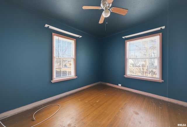 904 E SENECA Place, Peoria, IL 61603