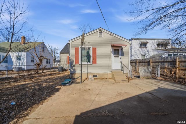 904 E SENECA Place, Peoria, IL 61603