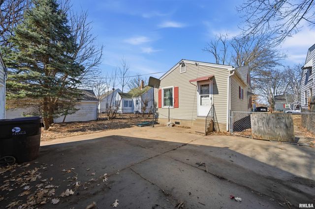 904 E SENECA Place, Peoria, IL 61603