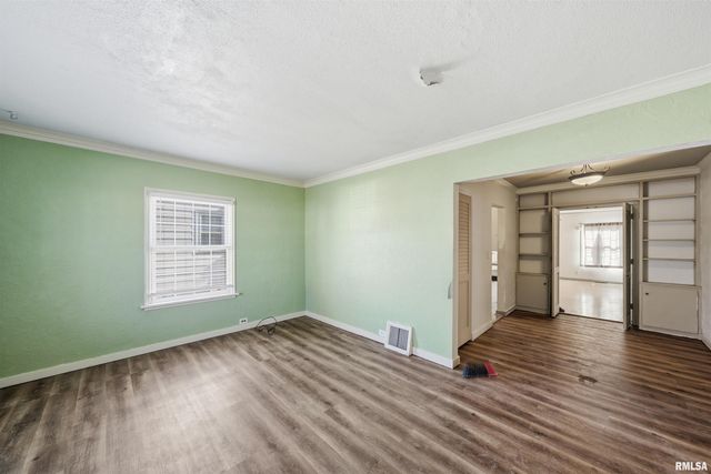 904 E SENECA Place, Peoria, IL 61603