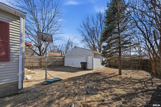 904 E SENECA Place, Peoria, IL 61603