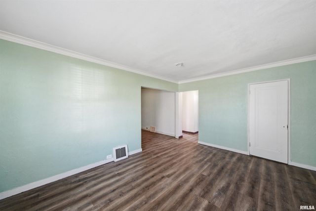 904 E SENECA Place, Peoria, IL 61603