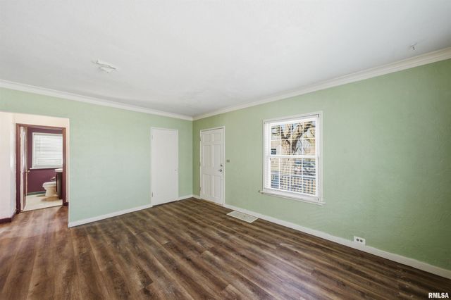 904 E SENECA Place, Peoria, IL 61603