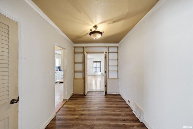 904 E SENECA Place, Peoria, IL 61603