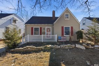 904 E SENECA Place, Peoria, IL 61603