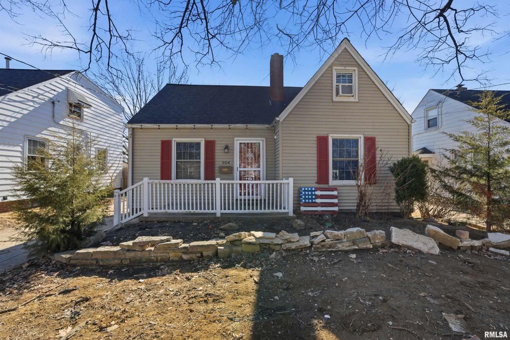 904 E SENECA Place, Peoria, IL 61603