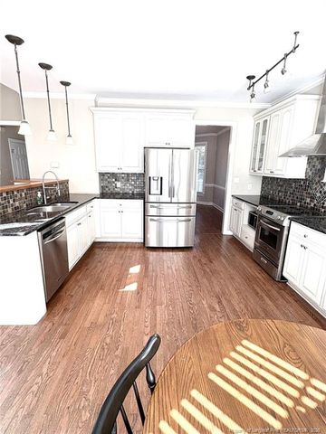 405 La Vista Court, Benson, NC 27504