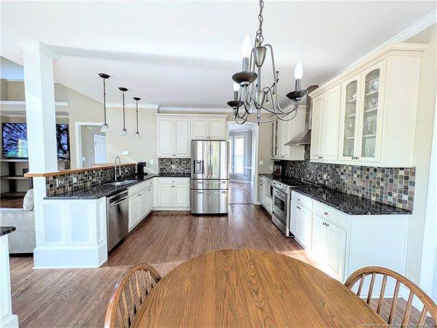 405 La Vista Court, Benson, NC 27504