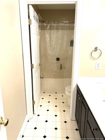 405 La Vista Court, Benson, NC 27504