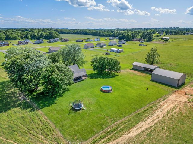 1800 Old Highway 52, Lafayette, TN 37083