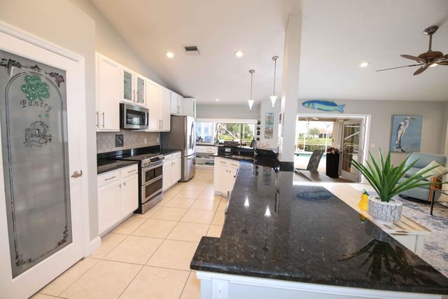 618 SW Barbuda Bay, Port St. Lucie, Port St Lucie, FL 34986