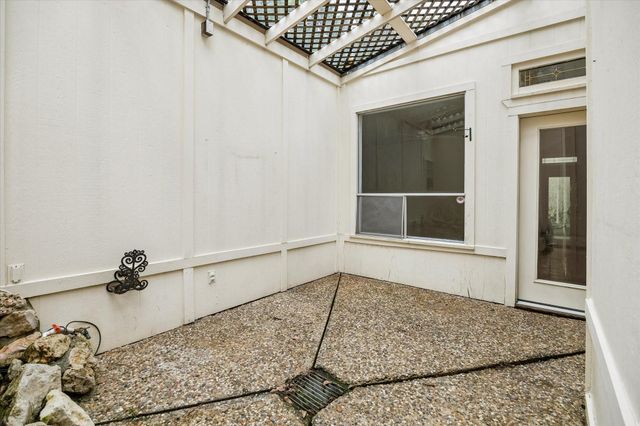 10123 Valley Forge Drive, Houston, TX 77042