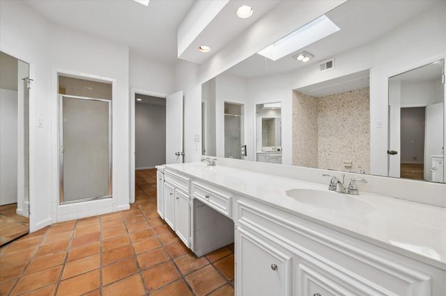 10123 Valley Forge Drive, Houston, TX 77042
