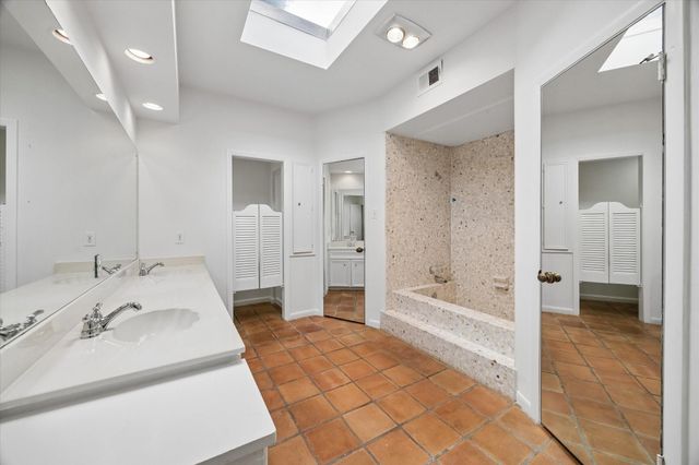 10123 Valley Forge Drive, Houston, TX 77042