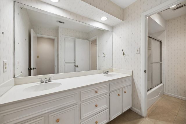 10123 Valley Forge Drive, Houston, TX 77042