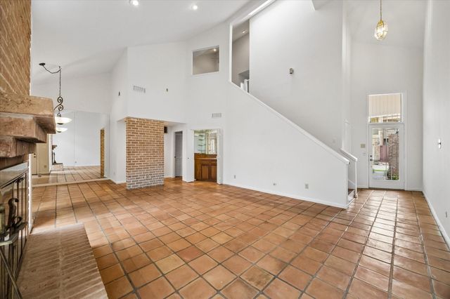10123 Valley Forge Drive, Houston, TX 77042