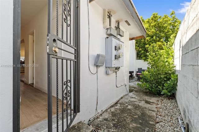 2453 SW 17th Street, Miami, FL 33145