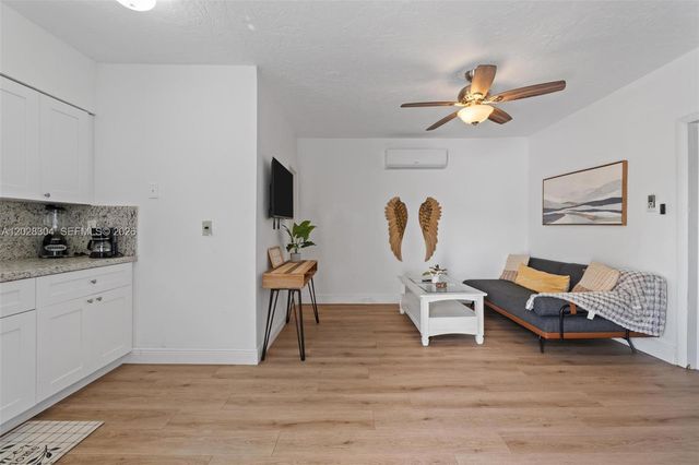 2453 SW 17th Street, Miami, FL 33145