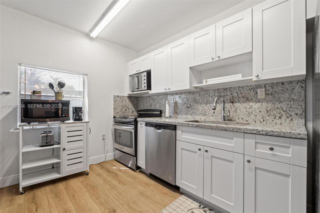 2453 SW 17th Street, Miami, FL 33145