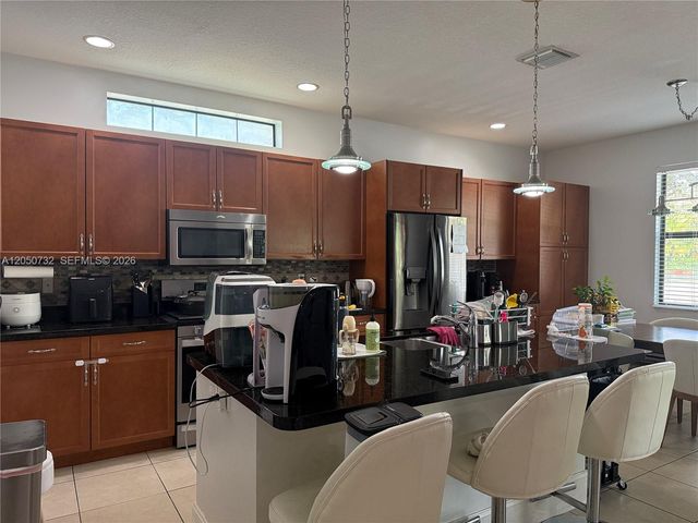 3260 NW 126th Ave, Sunrise, FL 33323