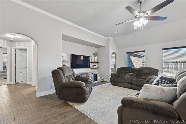 1543 E 137th Place, Glenpool, OK 74033