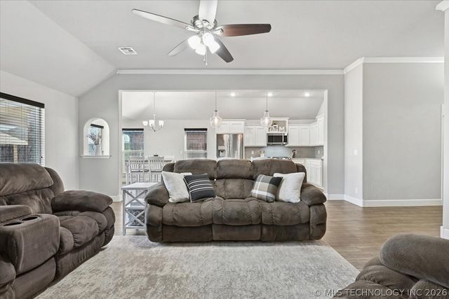 1543 E 137th Place, Glenpool, OK 74033