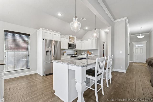 1543 E 137th Place, Glenpool, OK 74033