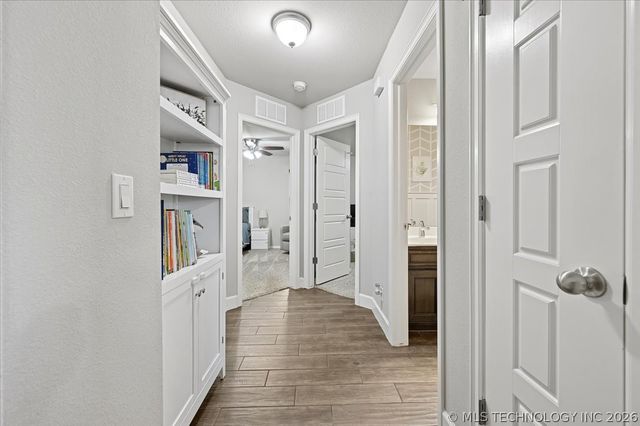 1543 E 137th Place, Glenpool, OK 74033