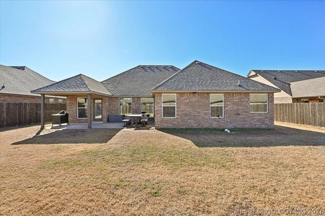 1543 E 137th Place, Glenpool, OK 74033
