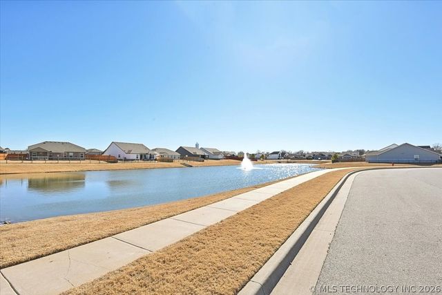 1543 E 137th Place, Glenpool, OK 74033