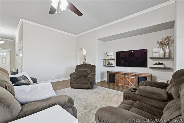 1543 E 137th Place, Glenpool, OK 74033