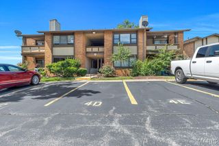4 Fairways Circle I, St Charles, MO 63303