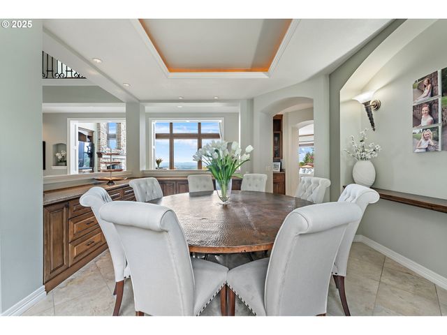 34160 Sw Peaks View Dr, Hillsboro, OR 97123