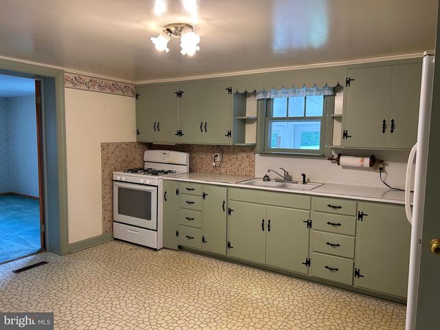 2091 OLD CHAPEL RD, Boyce, VA 22620