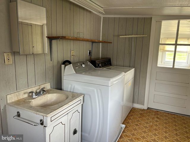 2091 OLD CHAPEL RD, Boyce, VA 22620