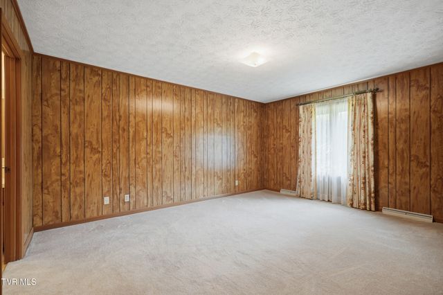 556 West Valley Drive, Kingsport, TN 37664