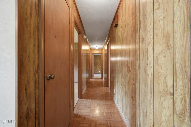 556 West Valley Drive, Kingsport, TN 37664