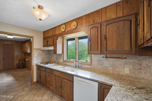 556 West Valley Drive, Kingsport, TN 37664