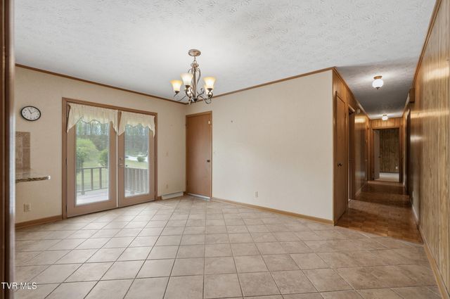 556 West Valley Drive, Kingsport, TN 37664