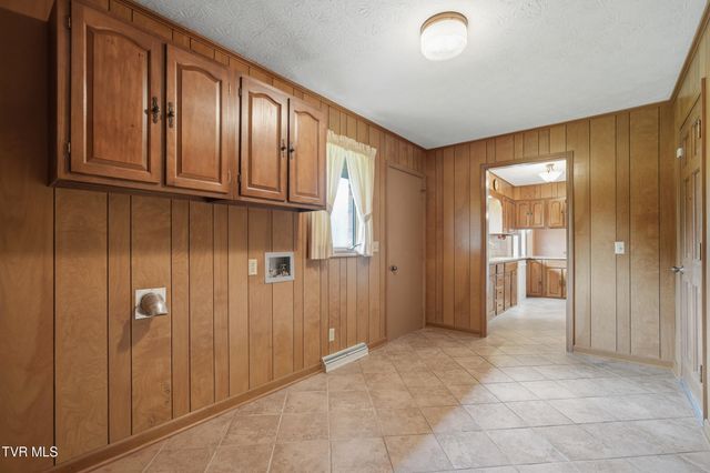 556 West Valley Drive, Kingsport, TN 37664