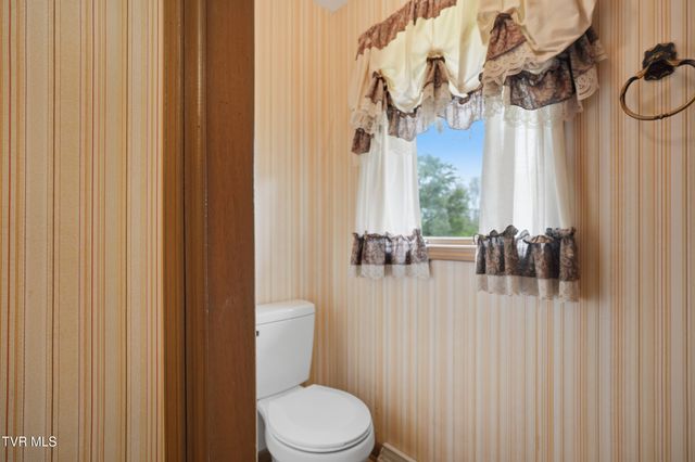 556 West Valley Drive, Kingsport, TN 37664